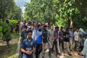টানা ৫ম দিনেও ড. সায়েমকে পুনর্বহালের দাবিতে চুয়েট শিক্ষার্থ…