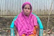 স্বামী নেই, চিকিৎসার সামর্থ্যও নেই; ১০ বছর ধরে চেয়ারে অজুফা…