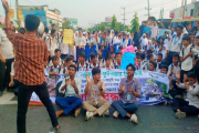 নিরাপদ পারাপারে ফুটওভারব্রিজ নির্মাণের দাবিতে শিক্ষার্থীদের…