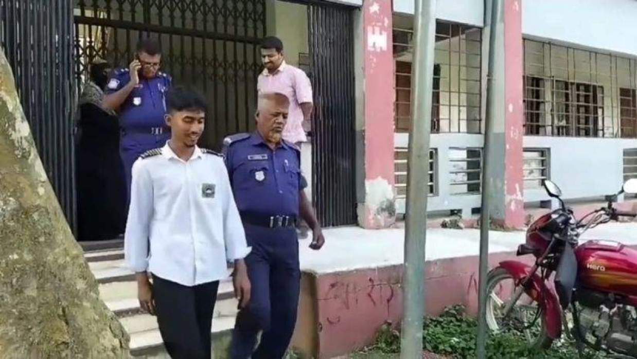 আটক স্কুলশিক্ষার্থী রবিন বিশ্বাস