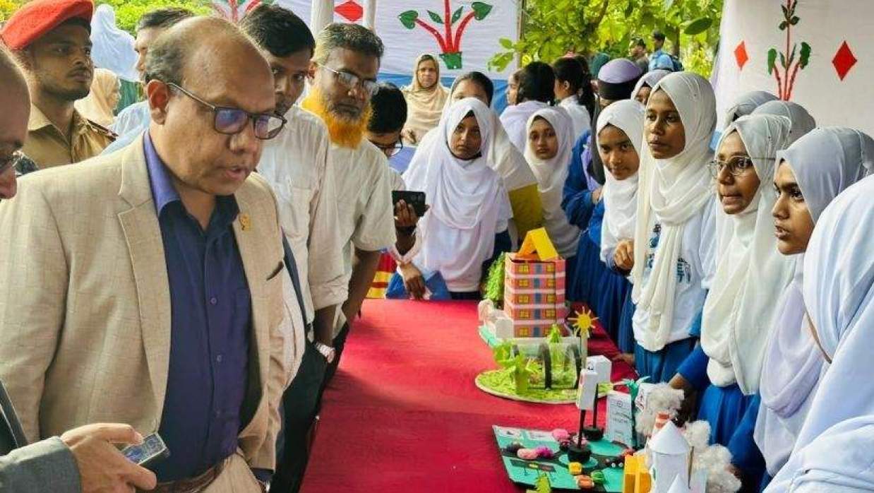 ৪র্থ জাতীয় বিজ্ঞান উৎসব নোবিপ্রবি ভিসি
