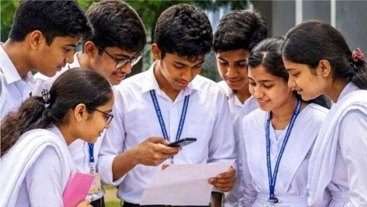 কলেজ শিক্ষার্থী