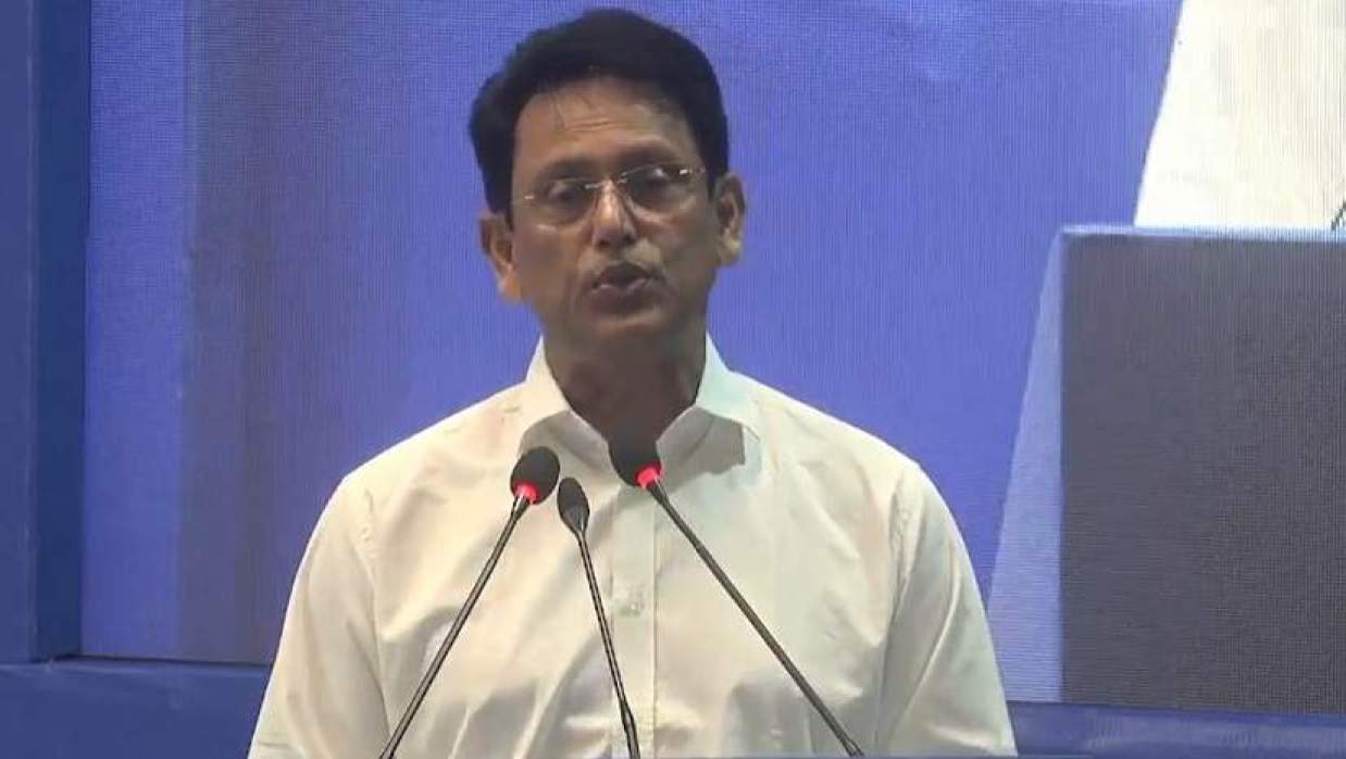 শিক্ষা এবং প্রাথমিক ও গণশিক্ষা মন্ত্রী ড. আ ন ম এহছানুল হক মিলন