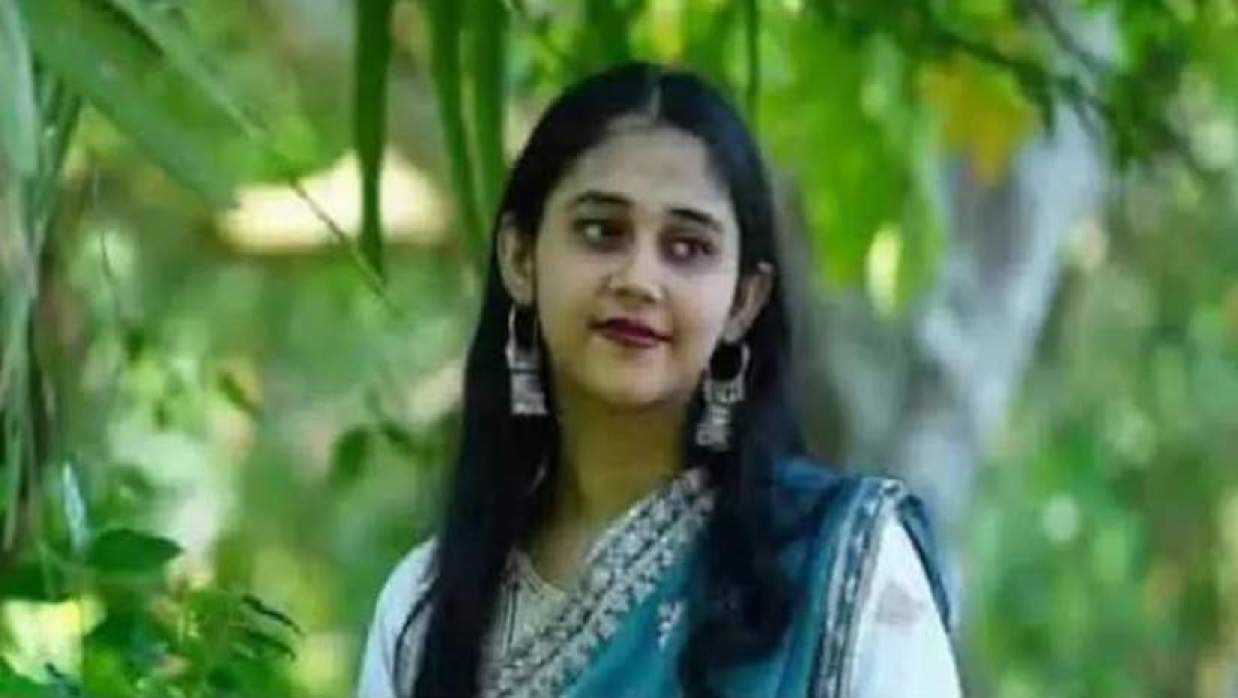 কক্সবাজার সমুদ্রসৈকতে বেড়াতে এসে প্রাণ হারিয়েছেন সীমা আক্তার