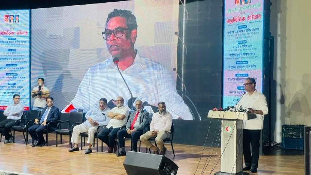 বক্তব্য রাখছেন স্বাস্থ্য প্রতিমন্ত্রী ড. এম এ মুহিত