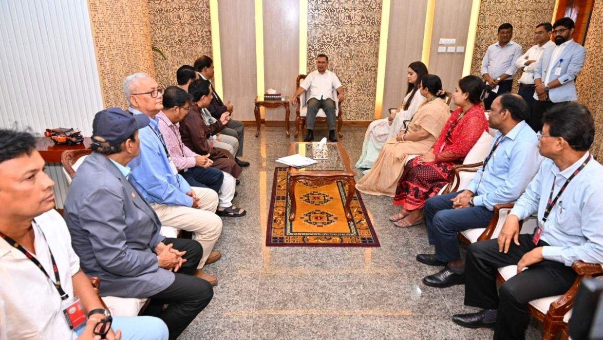 প্রধানমন্ত্রীর কার্যালয়ে হিন্দু ও বৌদ্ধ সম্প্রদায়ের প্রতিনিধিরা
