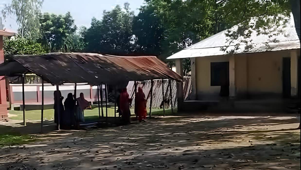 নীলফামারীর জলঢাকায় লক্ষ্মীমারী আহমাদিয়া দাখিল মাদ্রাসা