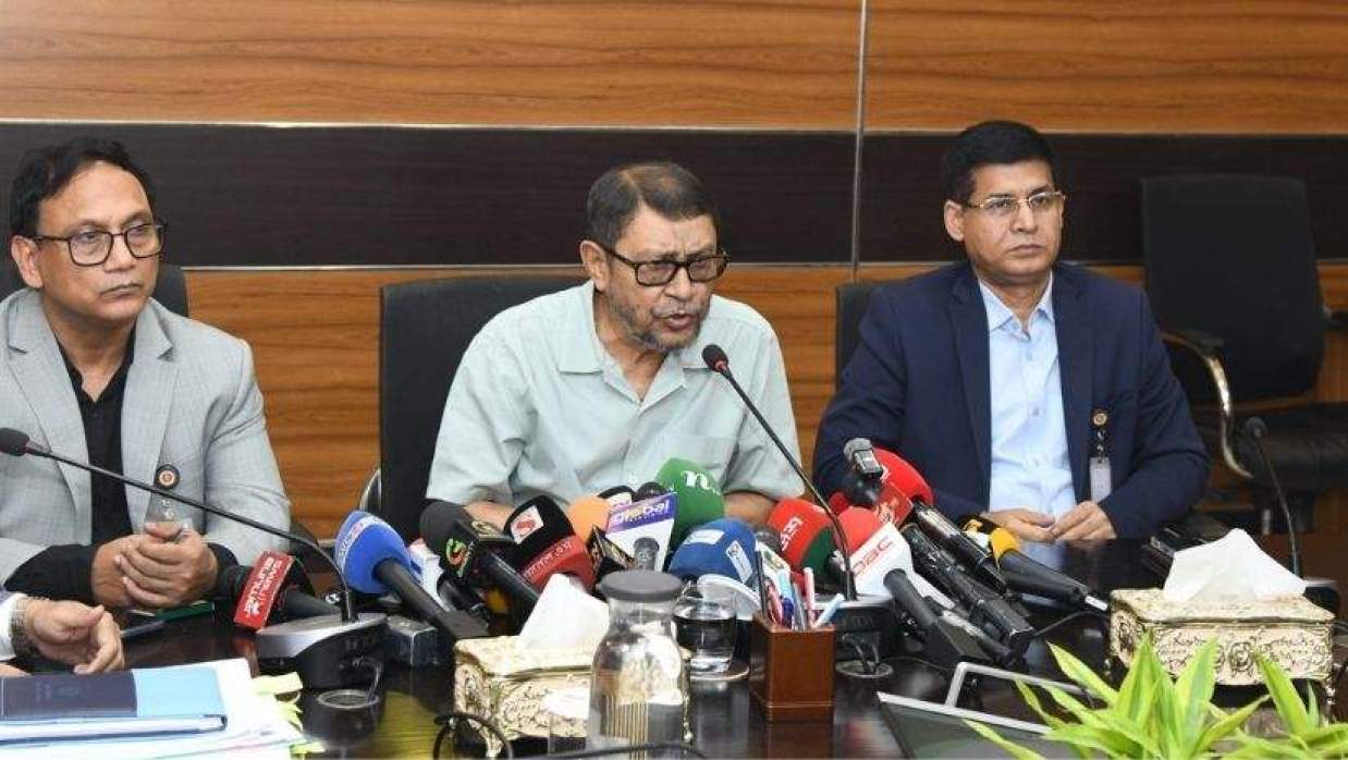 বক্তব্য রাখছেন স্বাস্থ্যমন্ত্রী সরদার মো. সাখাওয়াত হোসেন বকুল