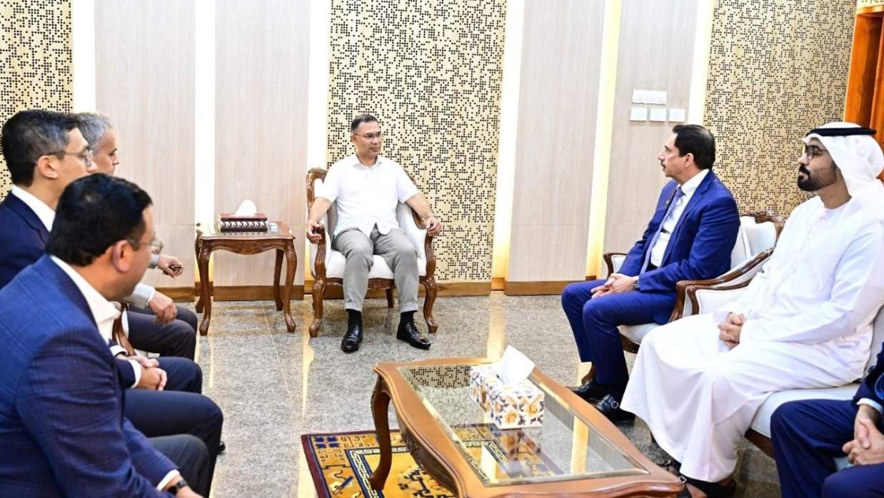 প্রধানমন্ত্রীর সঙ্গে ডিপি ওয়ার্ল্ডডের চেয়ারম্যানের সাক্ষাৎ