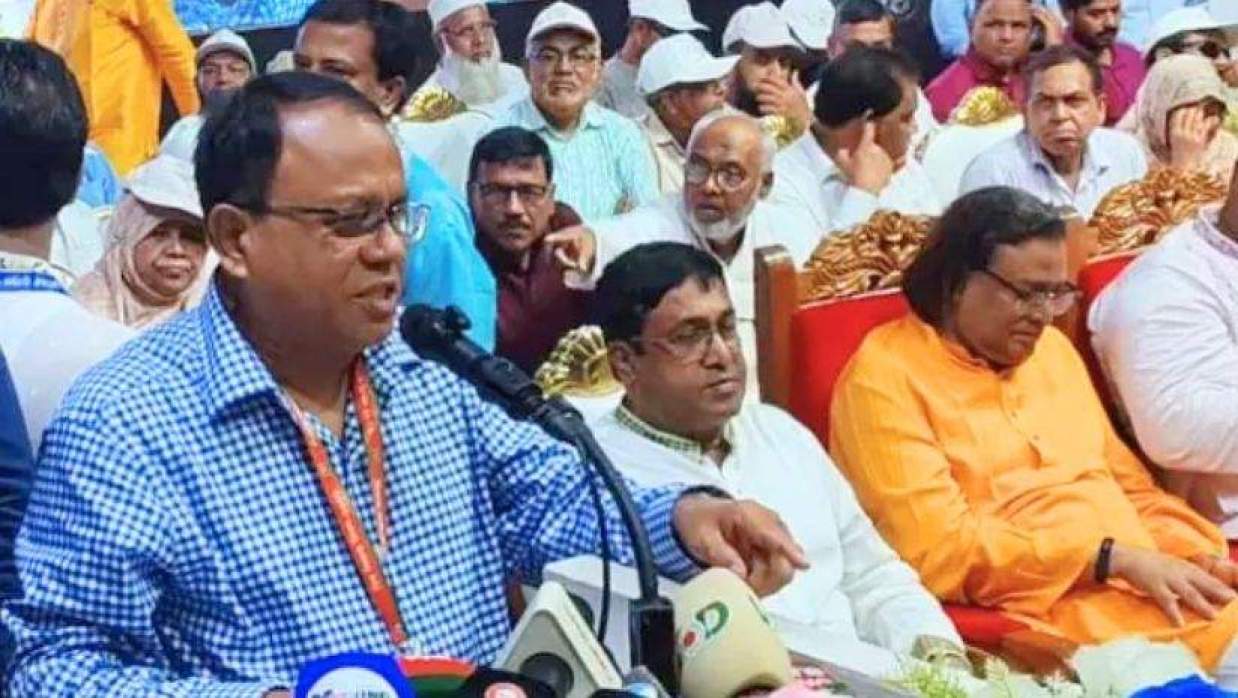 অধ্যক্ষ সেলিম ভূঁইয়া কথা বলছেন