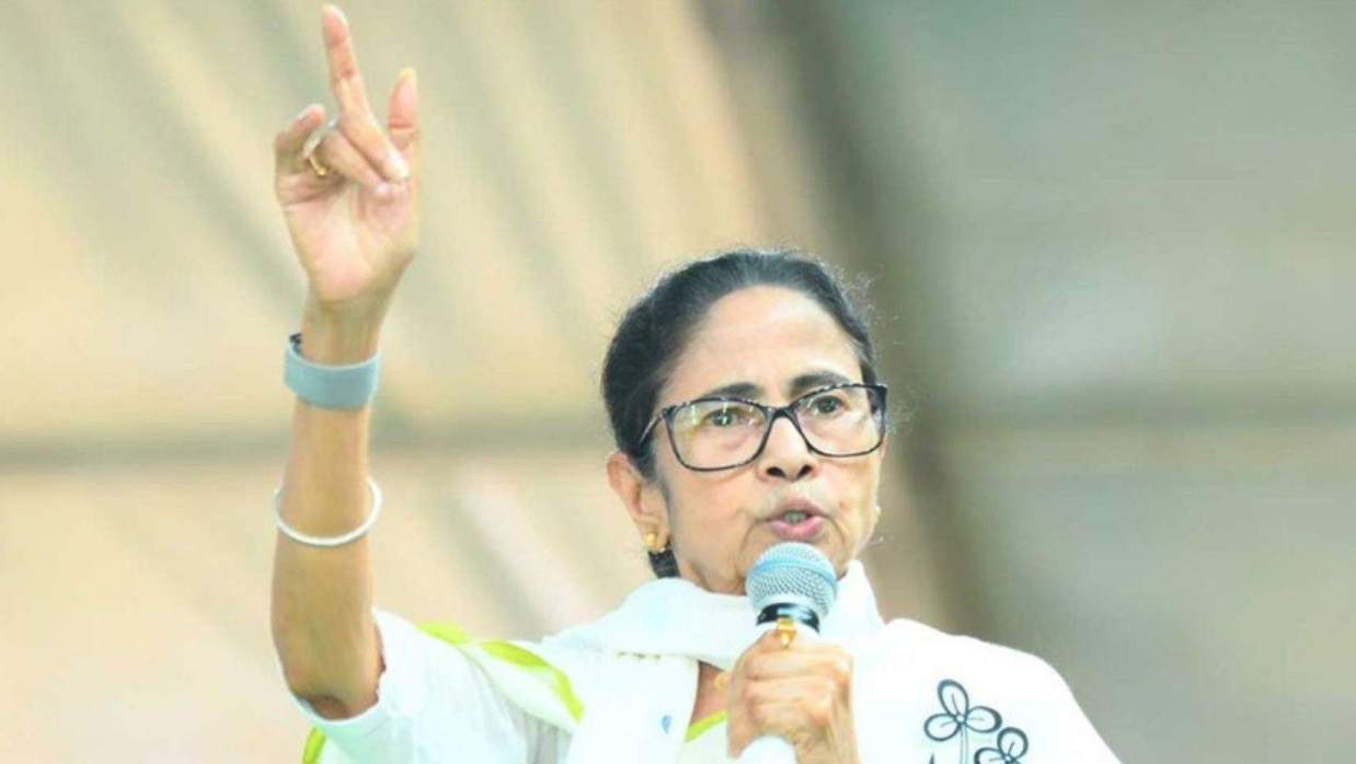 দিল্লীতে বিক্ষোভের আগে মমতা বন্দ্যোপাধ্যায় আটক