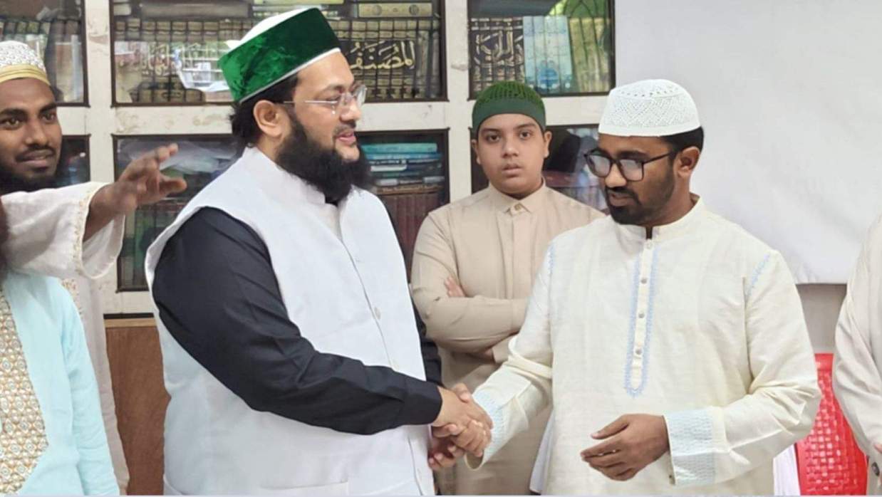 মুহাম্মাদ এনায়েতুল্লাহ আব্বাসীর সঙ্গে সৌজন্য সাক্ষাৎ করেছেন প্রধানমন্ত্রীর রাজনৈতিক সহকারী মো. রাশেদ খাঁন
