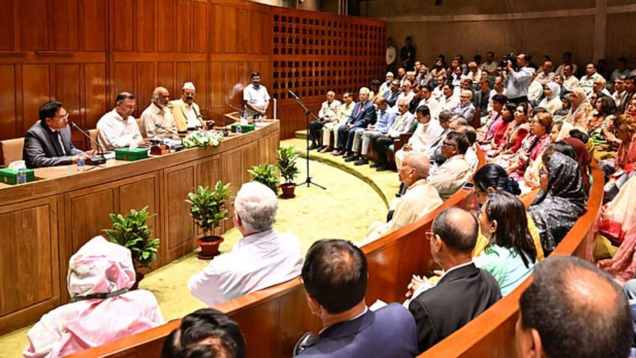 ‘স্বৈরাচার’ ও ‘গুপ্তরা’ এক হতে পারে, বিএনপির সভায় এমপিদের সতর্ক করলেন প্রধানমন্ত্রী