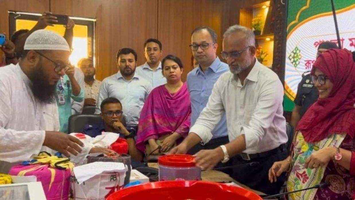  পাগলা মসজিদের সোনা-রূপার ওজন নির্ধারণ 