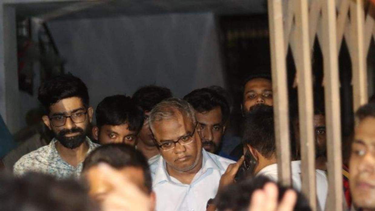 ‘ক্যাম্পাসে না ফেরার শর্তে’ চুয়েট ছাড়লেন ভিসি