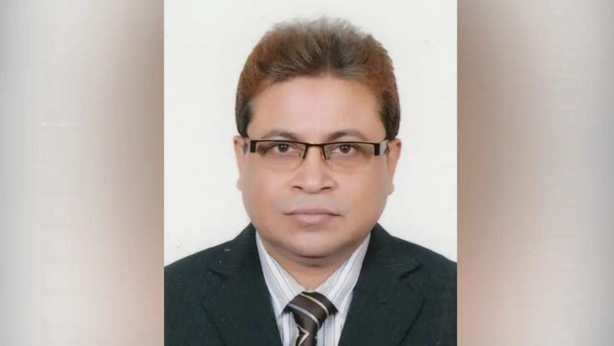 সহকারী একান্ত সচিব (এপিএস) মো. আব্দুল আওয়াল বুলবুল