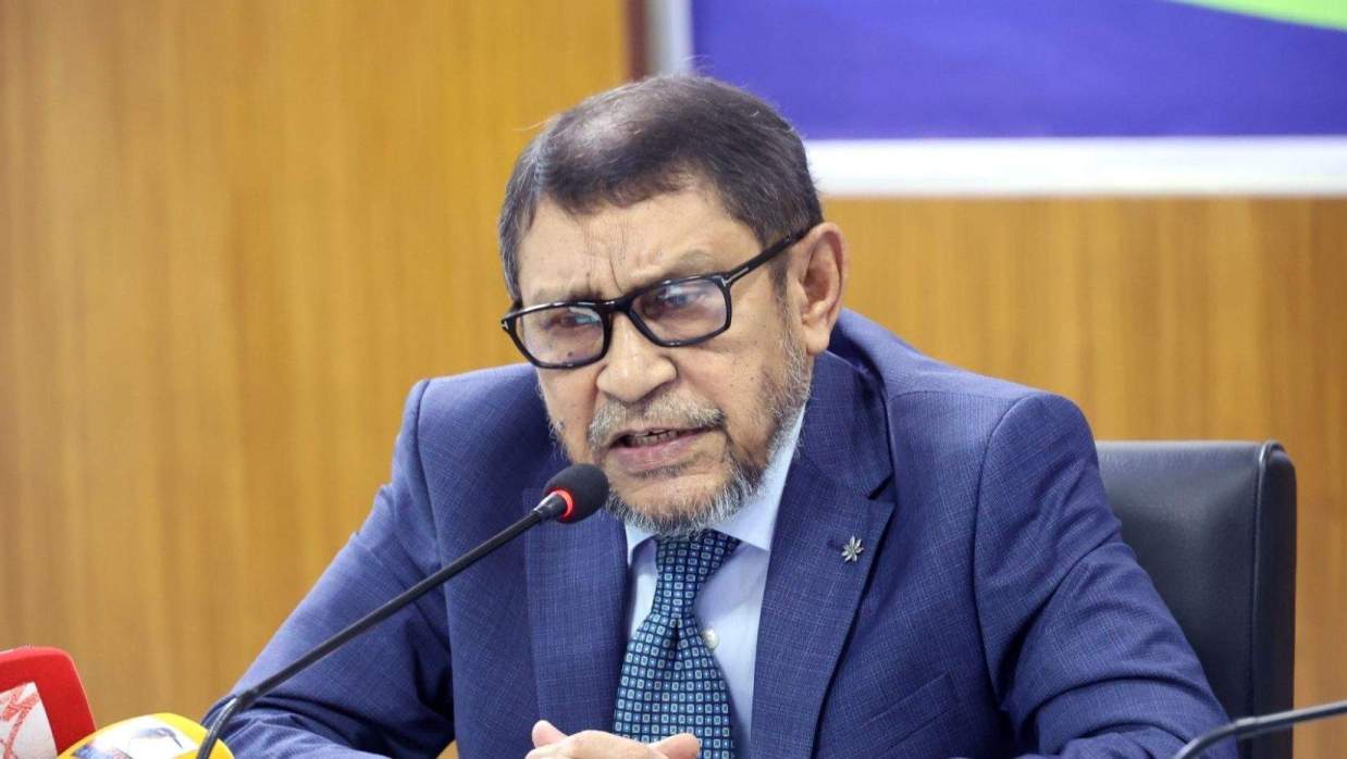 বক্তব্য রাখছেন স্বাস্থ্যমন্ত্রী