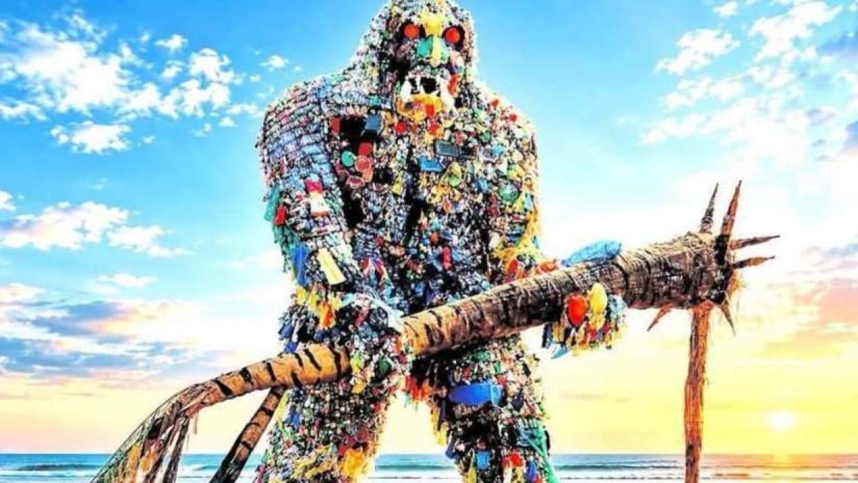 প্লাস্টিক দানব 