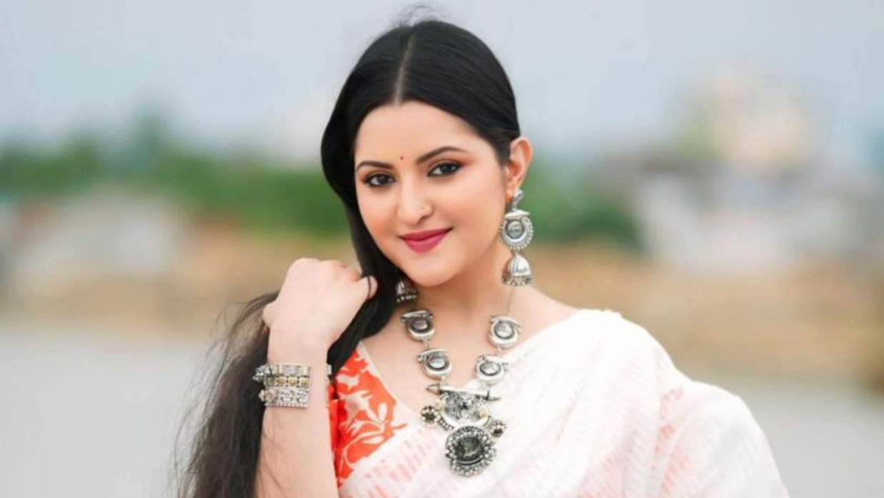 অভিনেত্রী পরীমনি