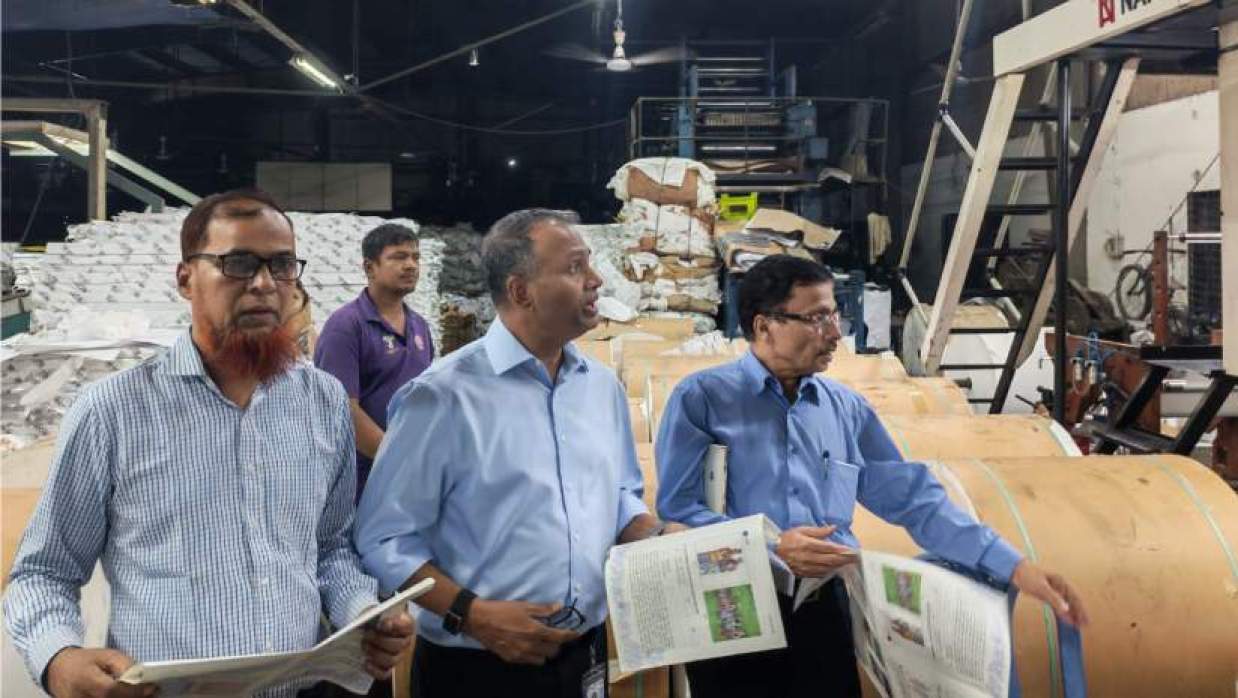 ছাপাখানা পরিদর্শনে ব্যারিস্টার গিয়াস উদ্দিন রিমন