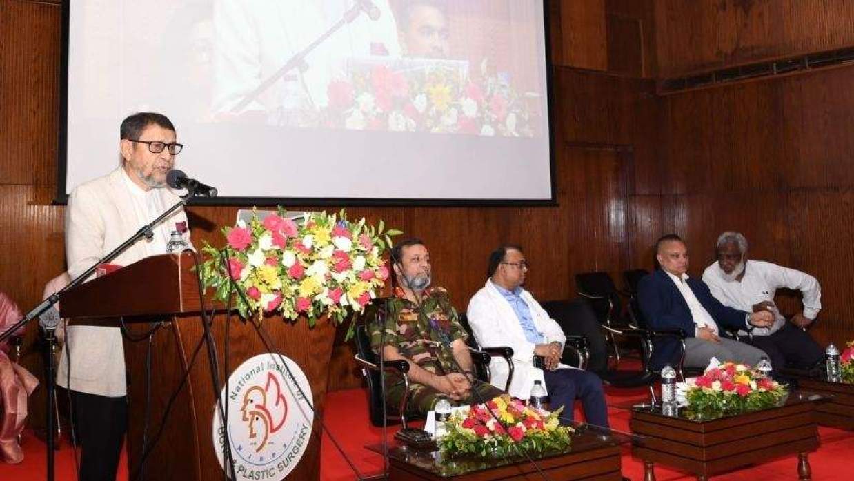 বক্তব্য রাখছেন স্বাস্থ্যমন্ত্রী সরদার মো. সাখাওয়াত হোসেন বকুল