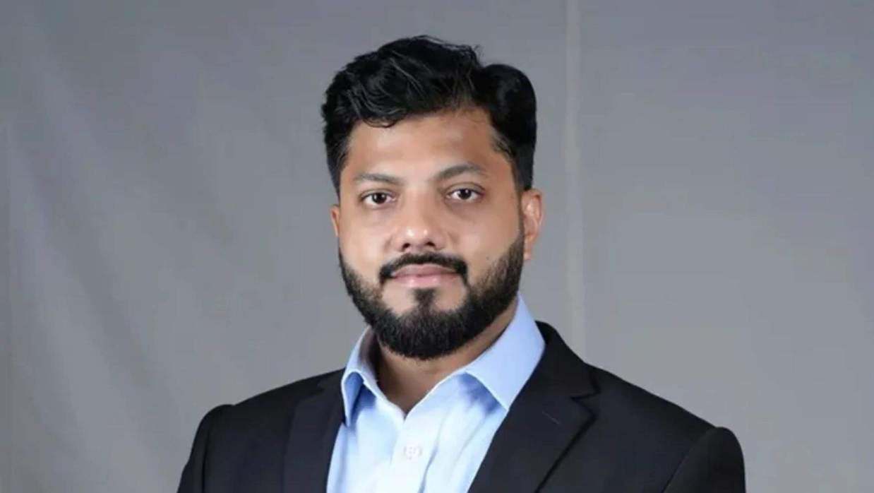 মুক্তিযুদ্ধবিষয়ক প্রতিমন্ত্রী ও ঢাকা-৬ আসনের সংসদ সদস্য ইশরাক হোসেন