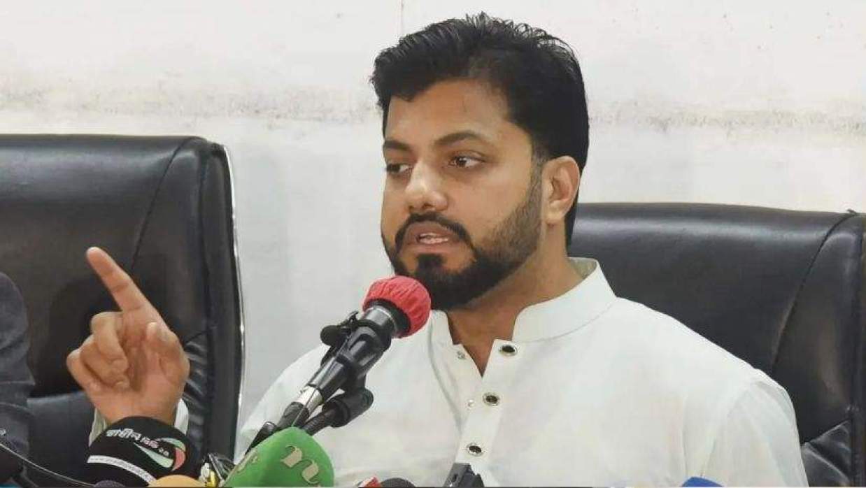 প্রতিমন্ত্রী ইশরাক হোসেন