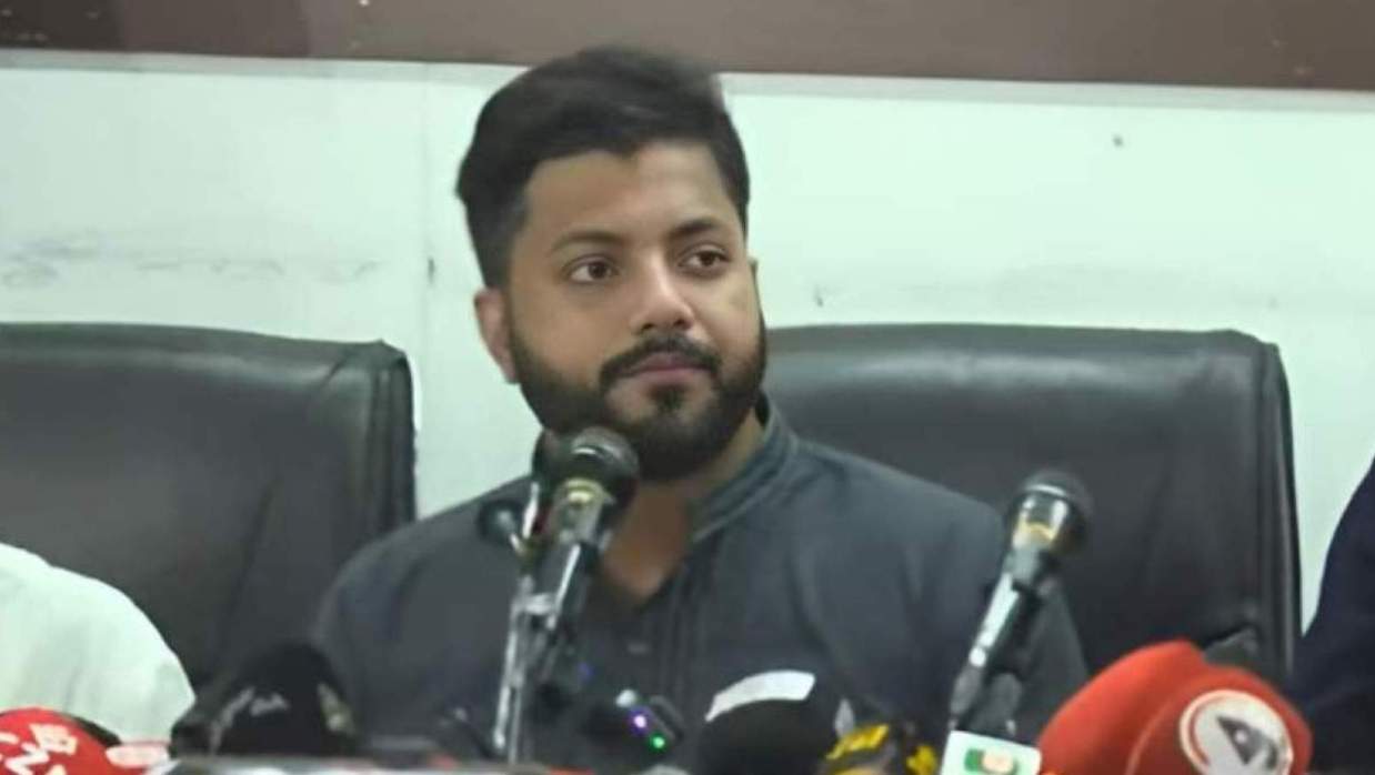জাতীয় প্রেসক্লাবে সংবাদ সম্মেলনে ইশরাক হোসেন
