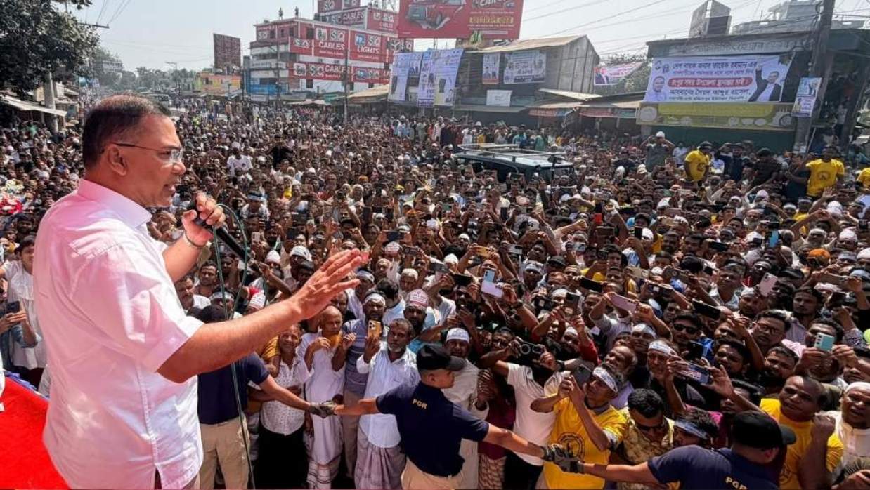 জনসভায় বক্তব্য দিচ্ছেন প্রধানমন্ত্রী তারেক রহমান