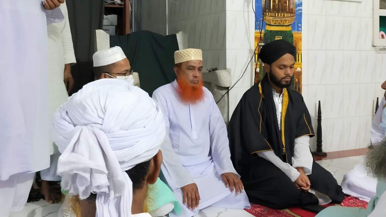 বিয়ের জন্য মসজিদে ওসমান হাদি