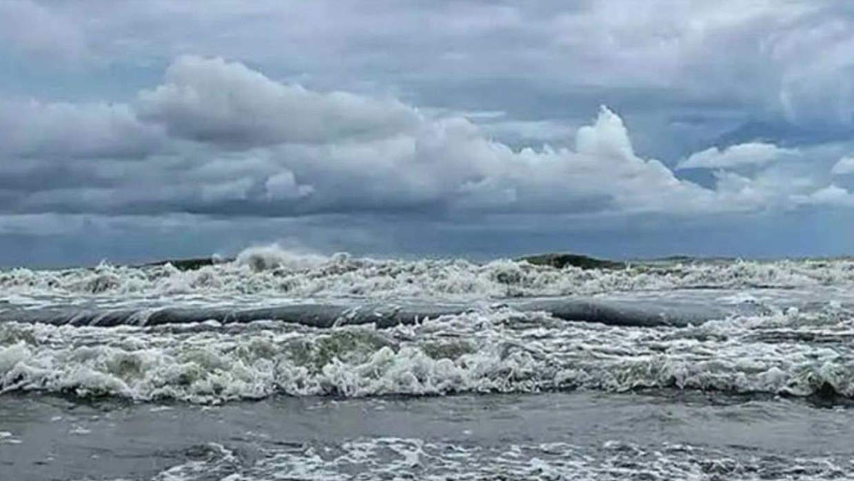 সাগরে সতর্কসংকেত