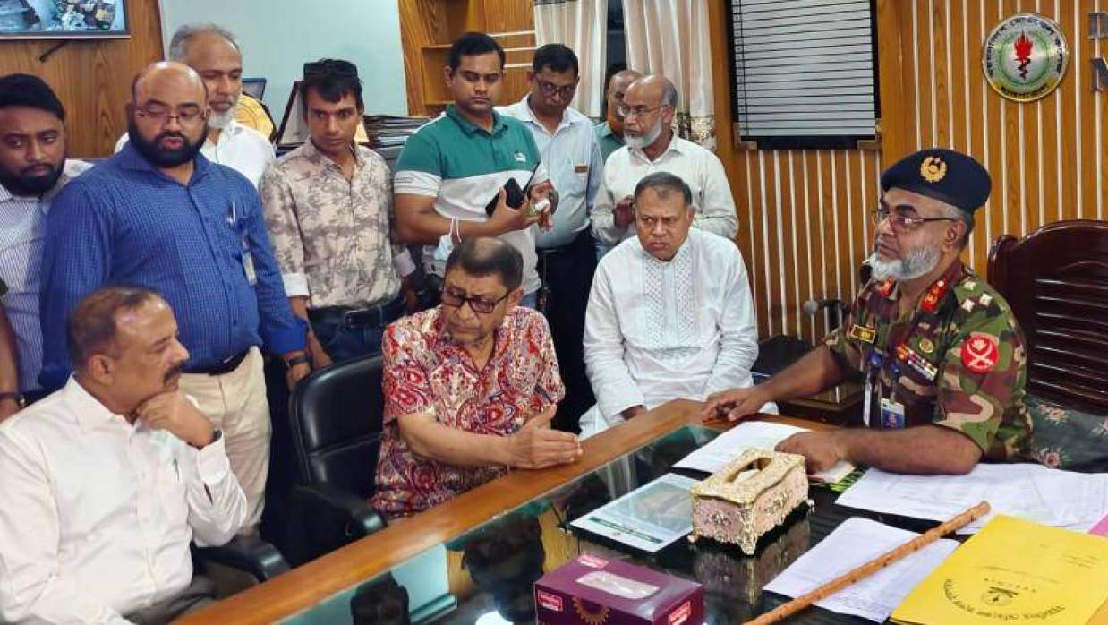 ময়মনসিংহ মেডিকেল কলেজ হাসপাতাল পরিদর্শনে স্বাস্থ্য ও পরিবার কল্যাণমন্ত্রী সরদার মো. সাখাওয়াত হোসেন