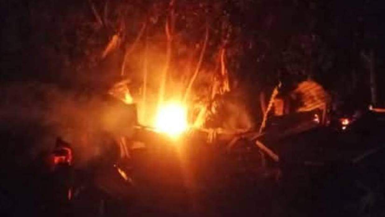 উজিরপুরে যুবদল কর্মী কাওসার হাওলাদার হত্যাকাণ্ডের পর মামলার দুই আসামির বাড়িতে অগ্নিসংযোগের ঘটনা ঘটেছে