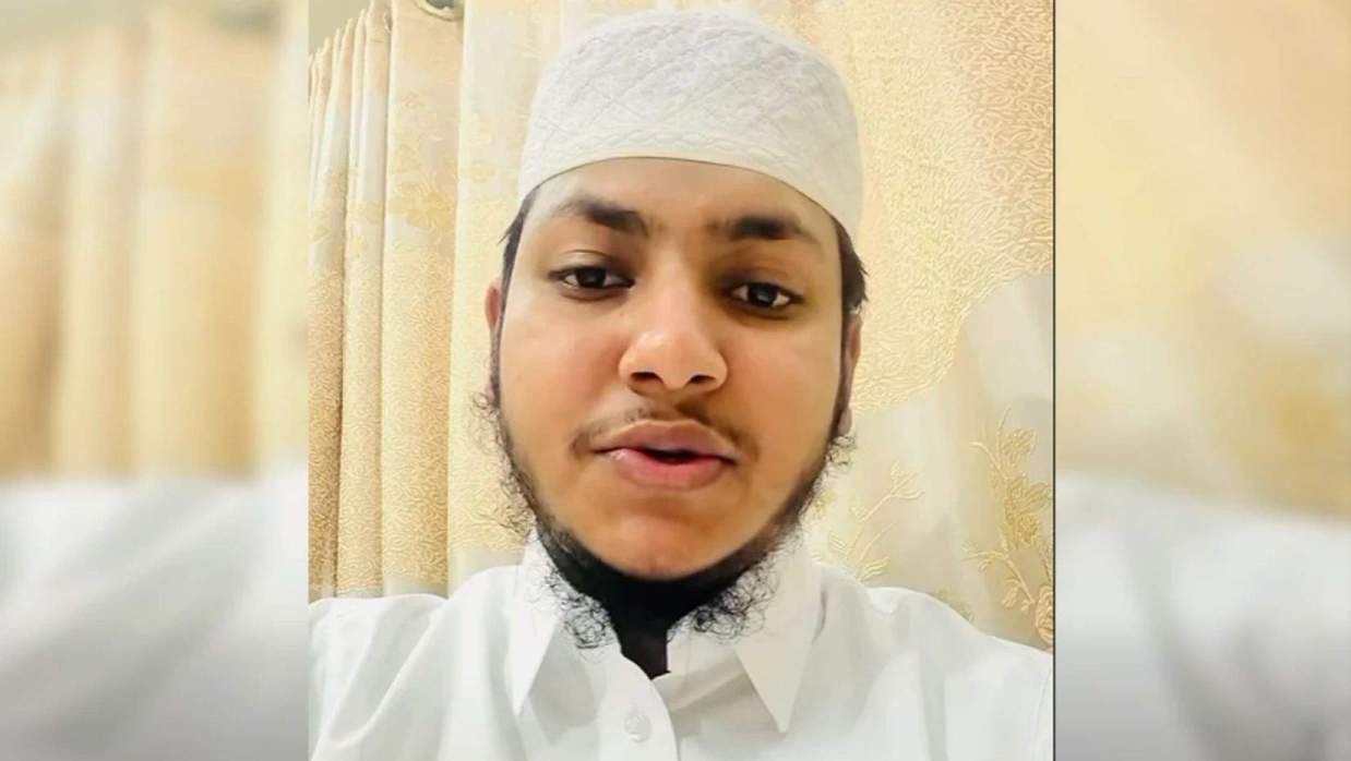 চুমুকাণ্ডে ক্ষমা চাইলেন ক্বারী তাশরিক 