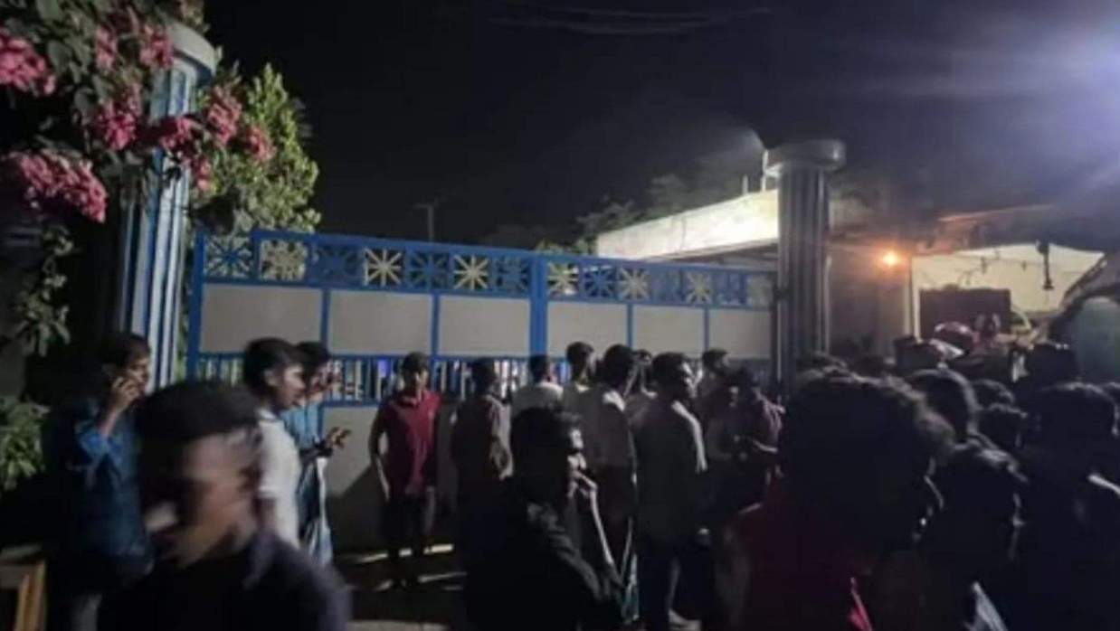 বাস ও লেগুনার সংঘর্ষ