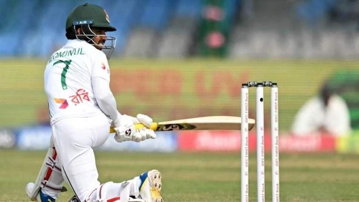 ২৮ রান করেই সাজঘরে ফিরে যান মুমিনুল হক