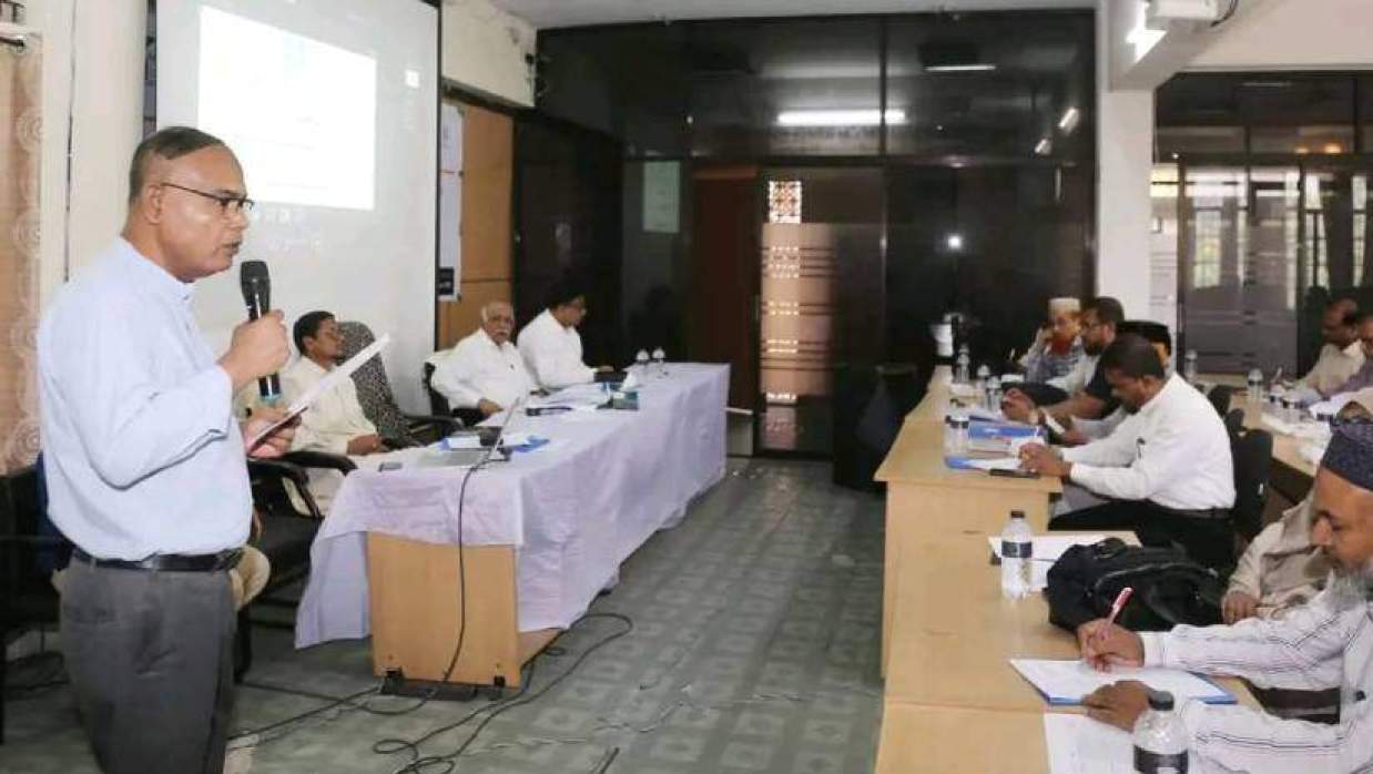 কর্মশালায় প্রধান অতিথির বক্তব্য দিচ্ছেন উপাচার্য অধ্যাপক ড. এ কে এম মতিনুর রহমান