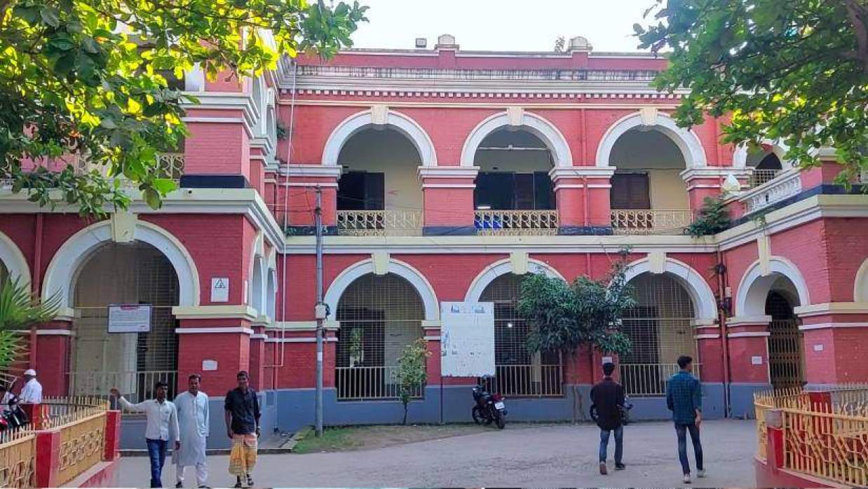 পাবনা জজ আদালত ভবন