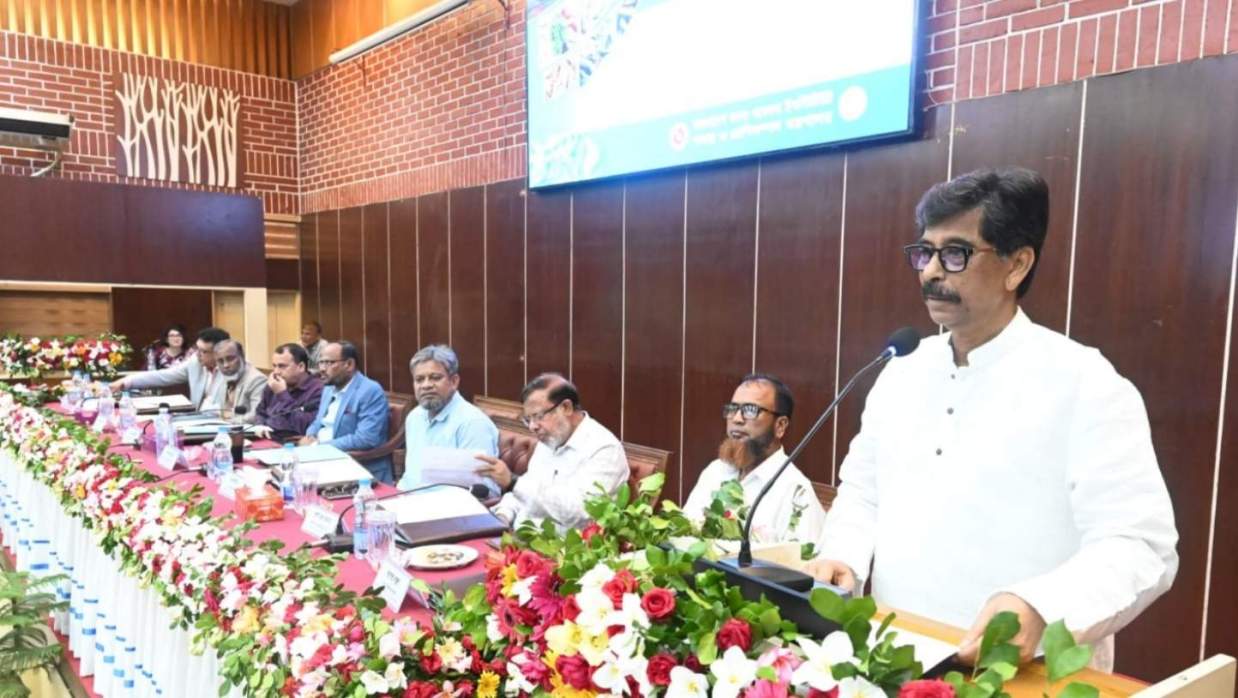 মৎস্য ও প্রাণিসম্পদ এবং কৃষিমন্ত্রী মোহাম্মদ আমিন উর রশিদ