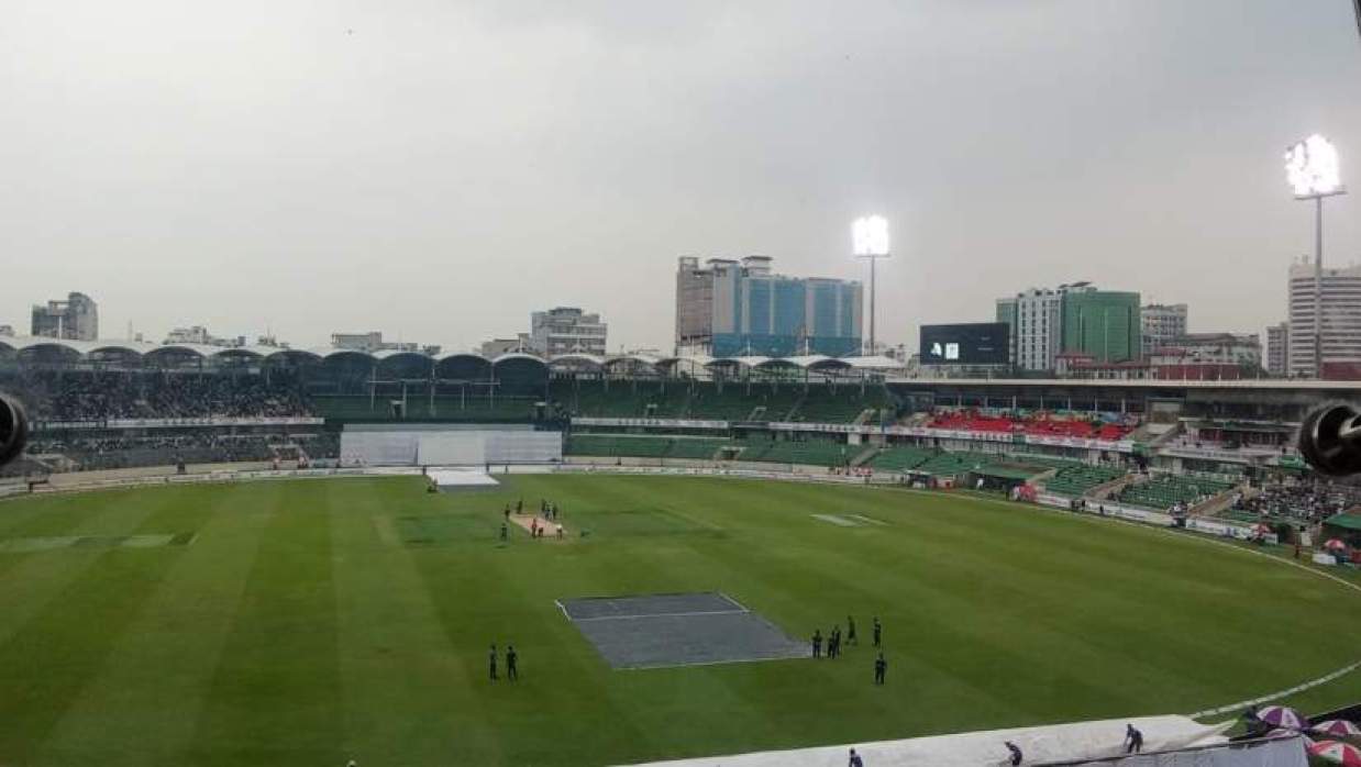 মিরপুরে বৃষ্টি