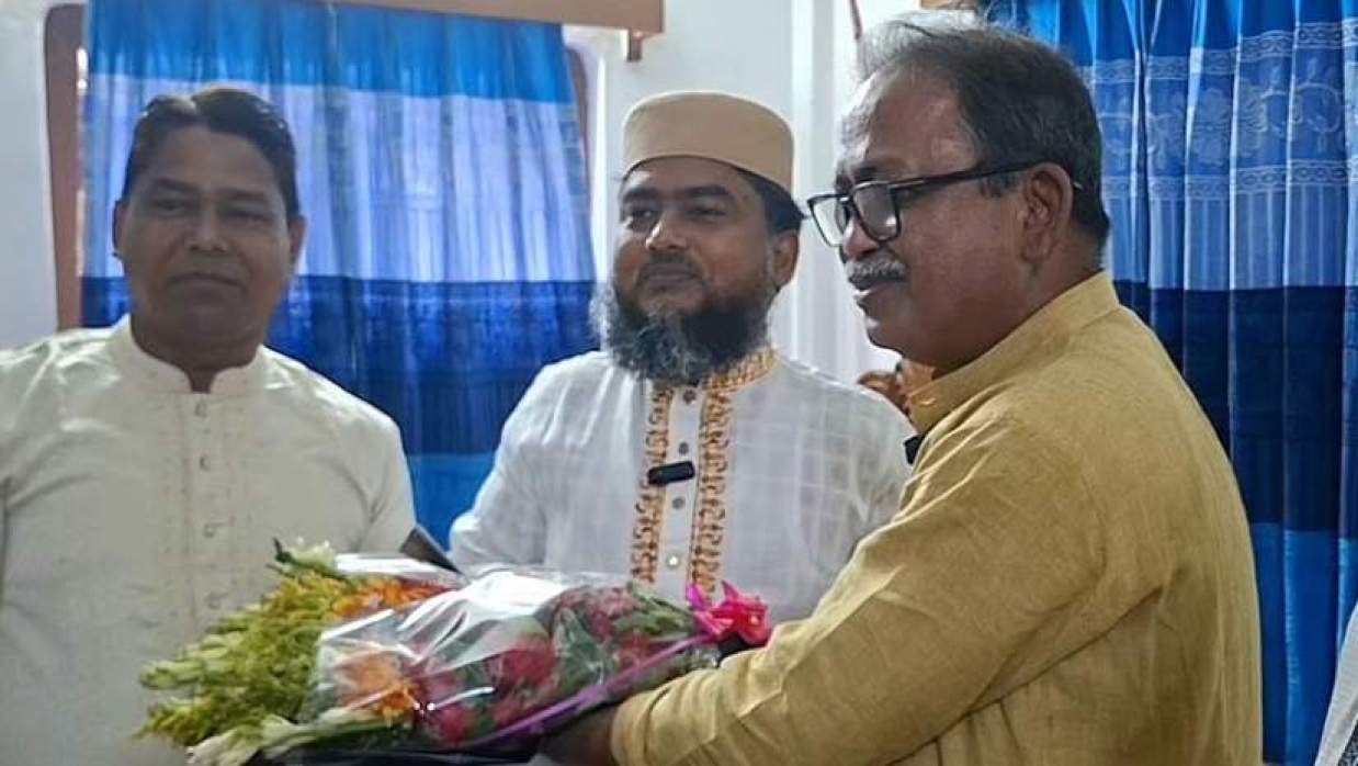  জামায়াতের প্রার্থী দেলাওয়ারের বাসায় মির্জা ফয়সল 