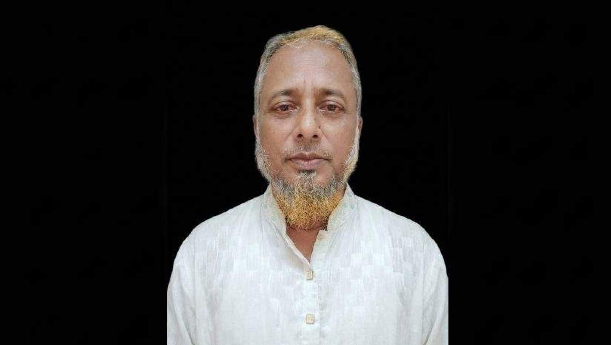 চবি জাদুঘরের সুপারভাইজার আলী হোসাইন