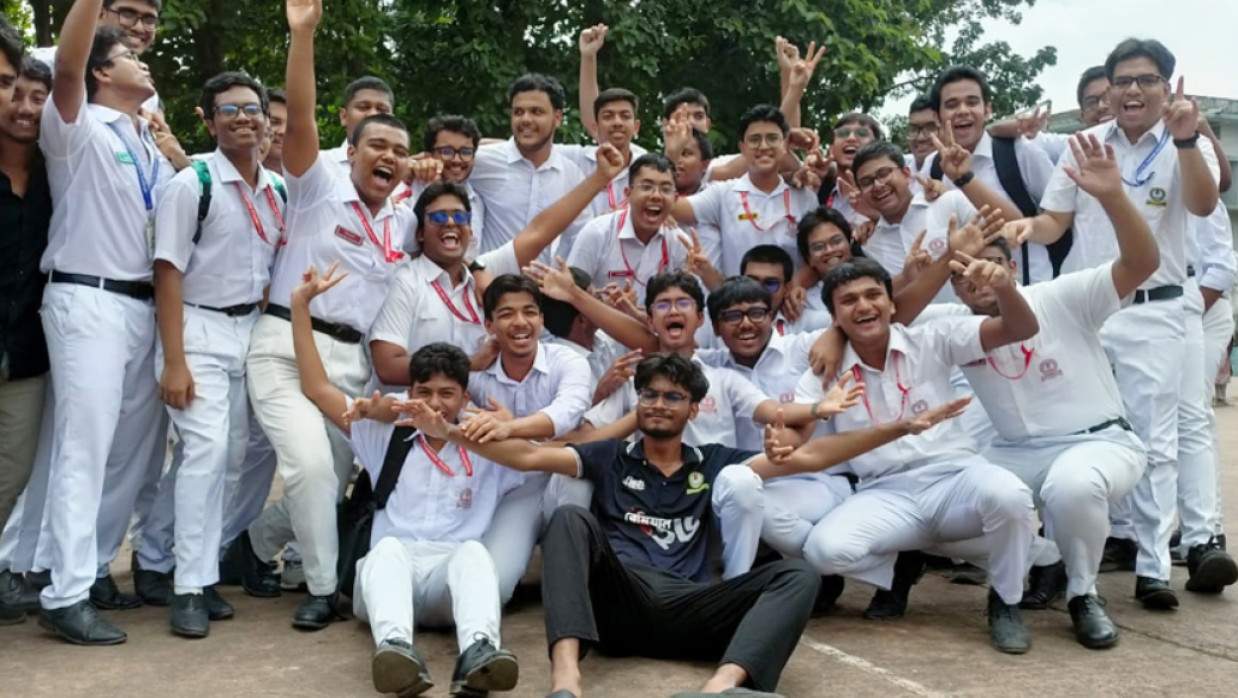 পাস করা সাড়ে ৫ লাখ পরীক্ষার্থীর ‘এ+’ ৩৫ হাজার, ‘এ’, ‘এ-’, ‘বি’ গ্রেড কত?