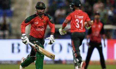 হ্যাটট্রিক ডাকে ব্যাটিং বিপর্যয়ে বাংলাদেশ