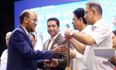 গবেষণায় অসামান্য অবদান, ‘গুণী শিক্ষক’ সম্মাননা পেলেন নোবিপ্রবি অধ্যাপক ড. বেলাল হোসাইন