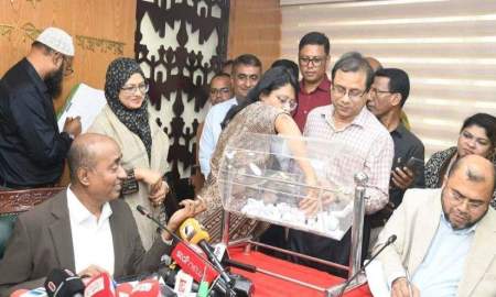 প্রথমবারের মতো লটারিতে সাব-রেজিস্ট্রার বদলি, ঢাকায় পদায়ন পেলেন যে ১৮ জন  