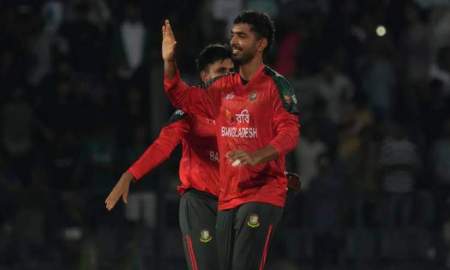 সাইফের জোড়া আঘাতে স্বস্তি বাংলাদেশের