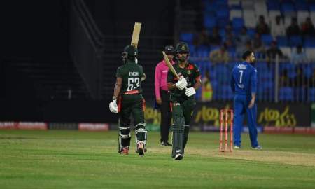 অঘোষিত ফাইনালে অল্পতেই গুটিয়ে গেল বাংলাদেশ