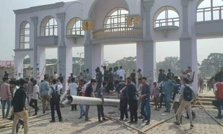 মাঠ পুনরুদ্ধার আন্দোলন, এশিয়া আন্তর্জাতিক বাণিজ্য মেলার গেট ভাঙচুর শিক্ষার্থীদের