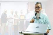 ‘ইন্সপাইরিং টিচার’ সম্মাননা পেলেন অধ্যাপক ড. এম. এ. রশিদ